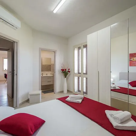 Bianca Βίλα Scicli